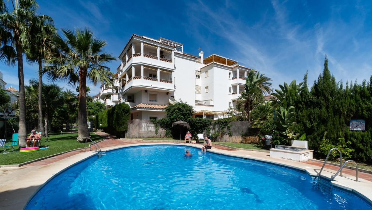 Holidays & Homes I Playa, Piscinas ,relax * Benalmádena